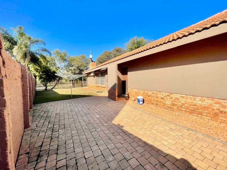 3 Bedroom Property for Sale in Hexrivier Lifestyle Estate North West